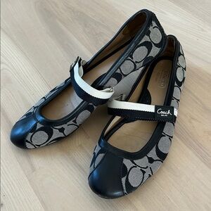 Coach flats. Great condition.